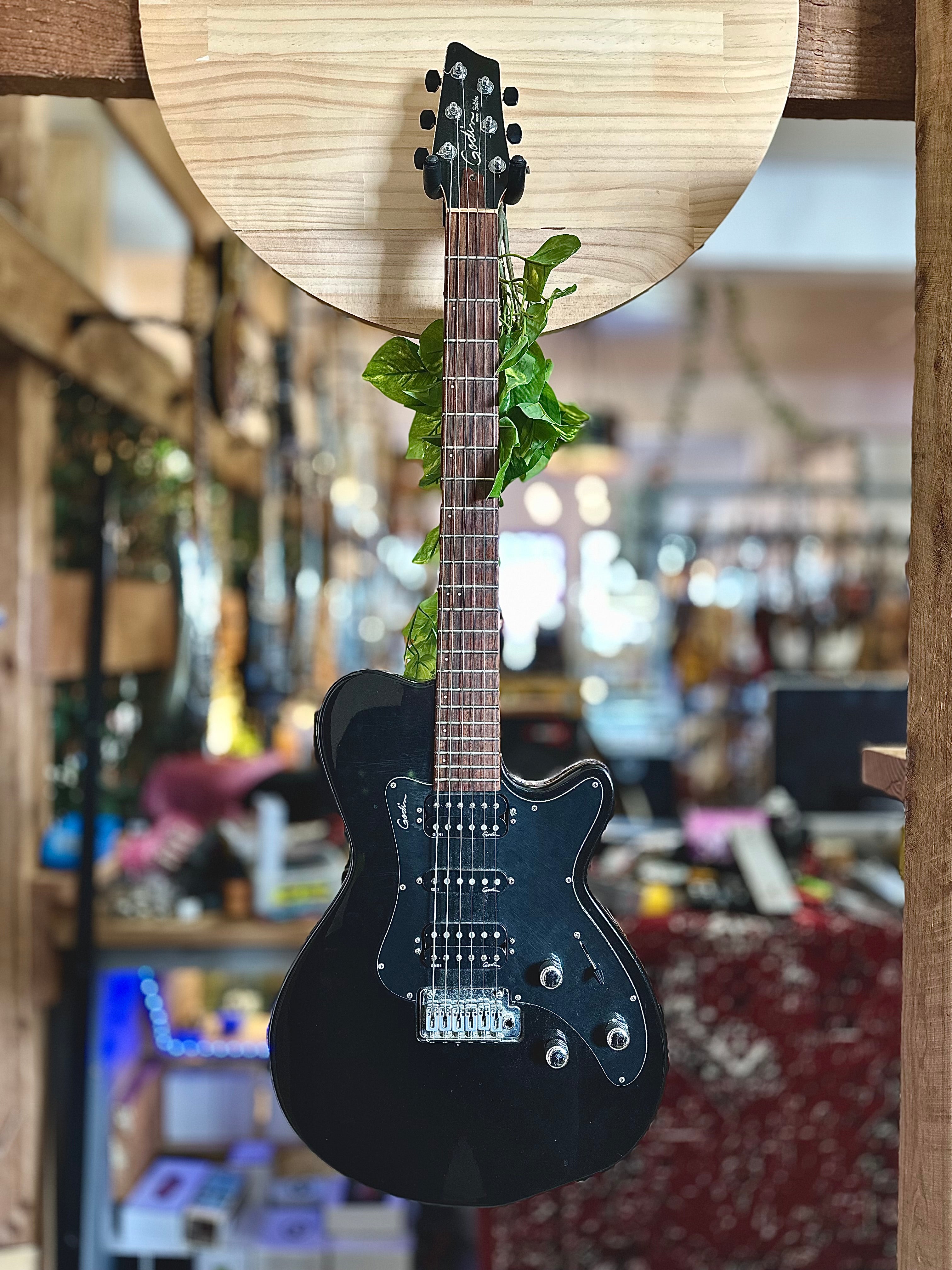 Godin | Solidac | Electric w/Acoustic Piezo | Black | Pre-Loved Godin | Solidac | Electric w/Acoustic Piezo | Black | Pre-Loved